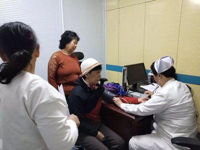 潘家園街道婦聯(lián)開展“2018關(guān)愛婦女健康體檢”活動(dòng)，提供全面健康咨詢